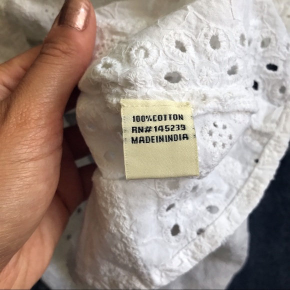 💭 WHITE PERFORATED STRAPLESS TOP! - Picture 7 of 8